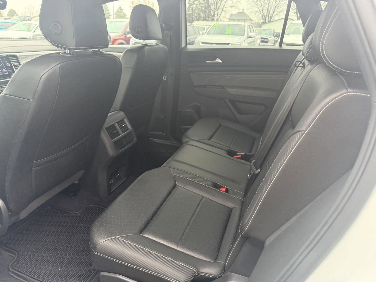 Used 2022 Volkswagen Atlas Cross Sport SE image 10