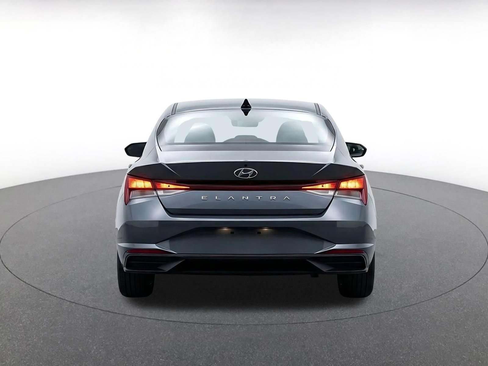 Used 2026 Hyundai Elantra Sport FWD image 7
