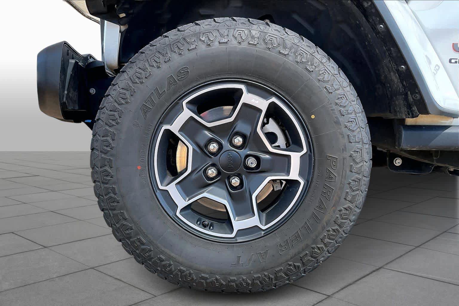 Used 2022 Jeep Gladiator Mojave w/ LED Lighting Group AWD/4WD image 12