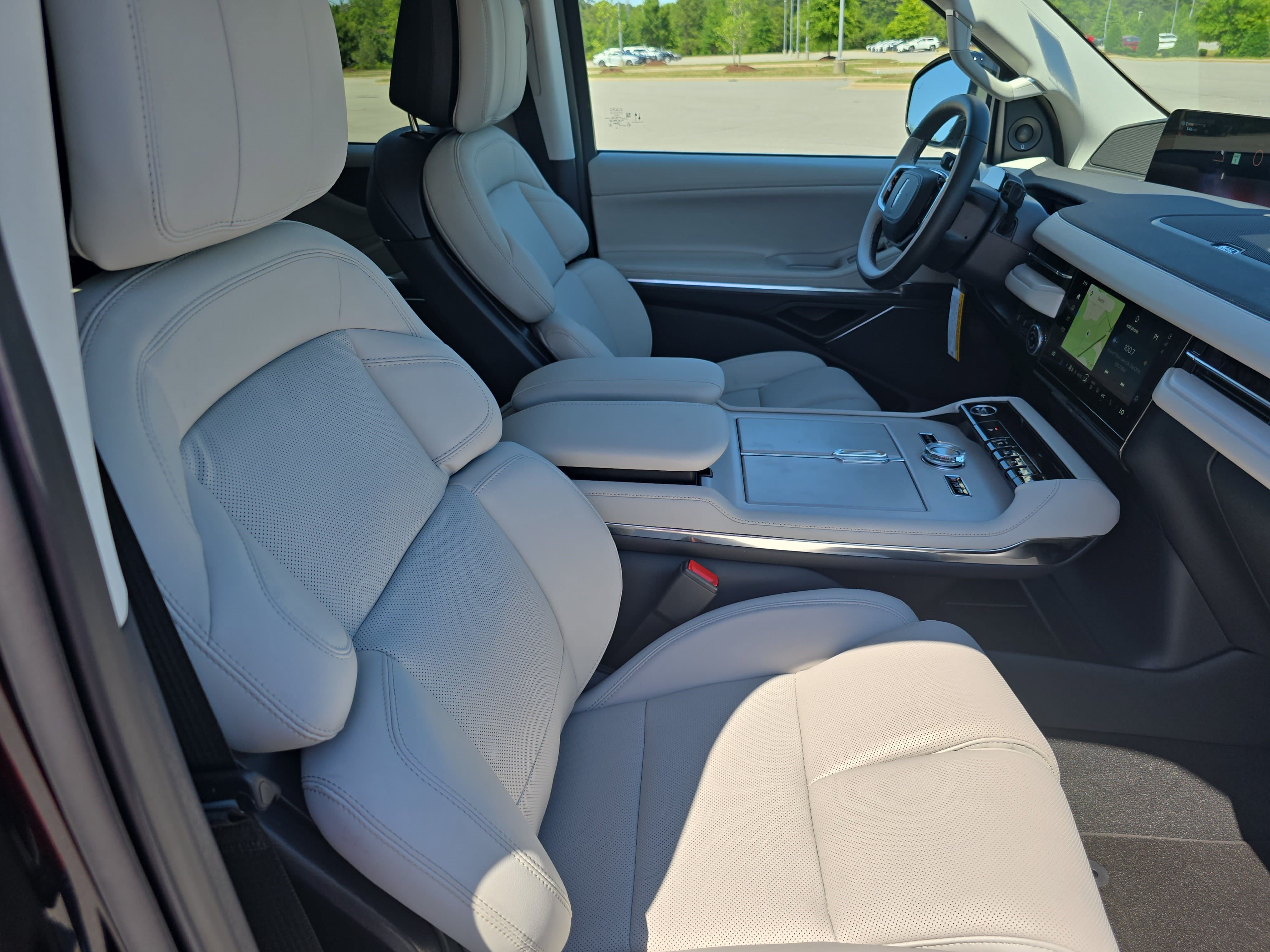 New 2026 Lincoln Navigator Premiere AWD/4WD image 10
