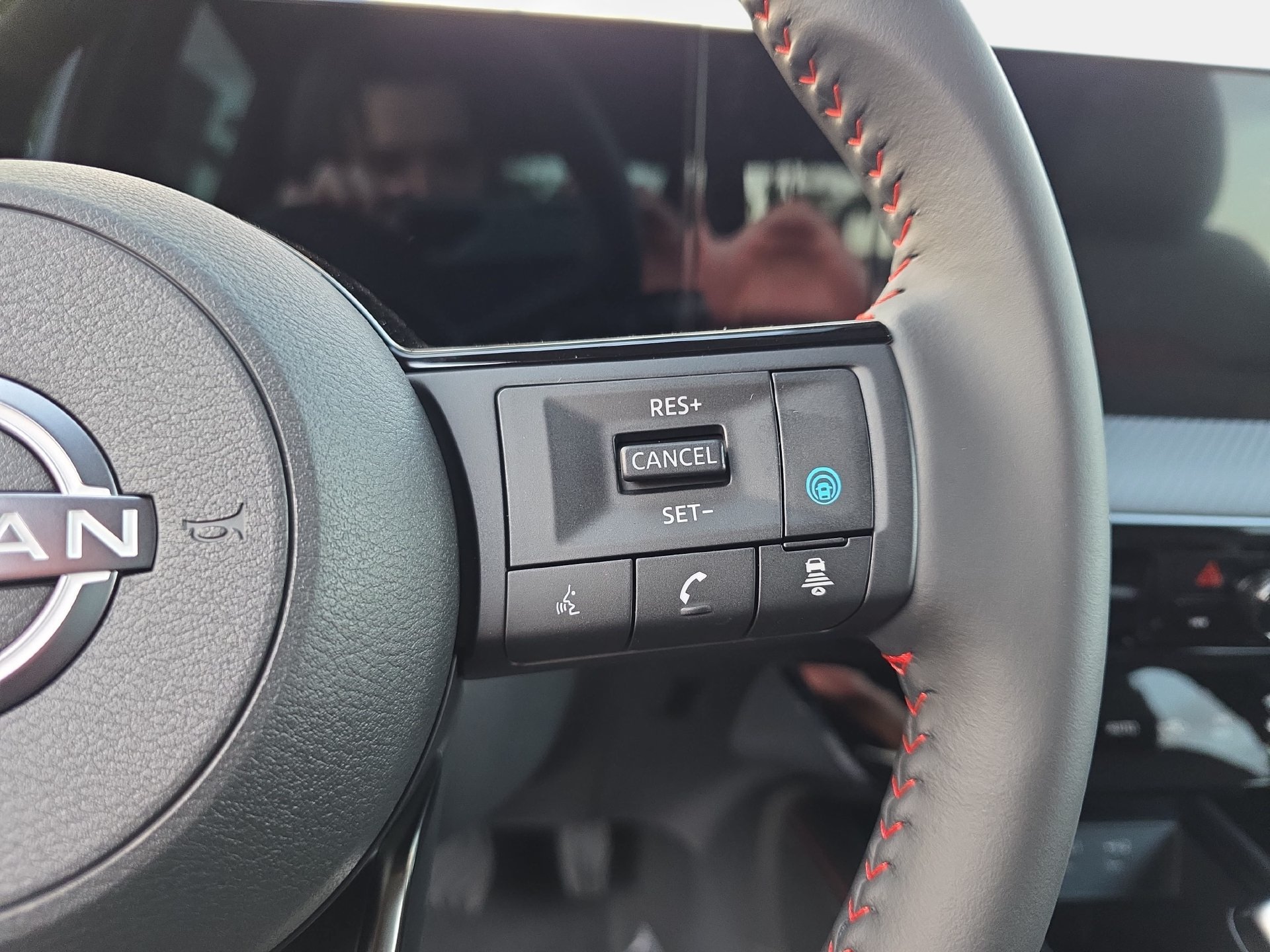New 2026 Nissan Kicks SR FWD image 17