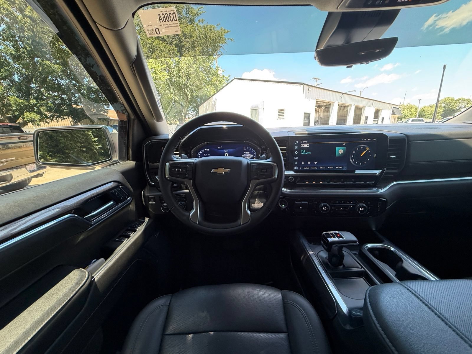Used 2023 Chevrolet Silverado 1500 LTZ w/ Technology Package AWD/4WD image 2