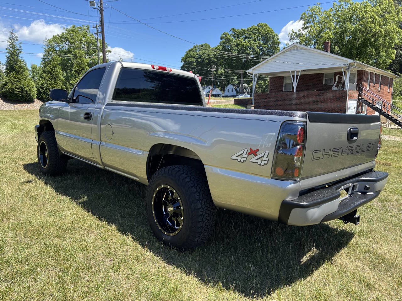 Used 2003 Chevrolet Silverado 1500 W/T AWD/4WD image 2