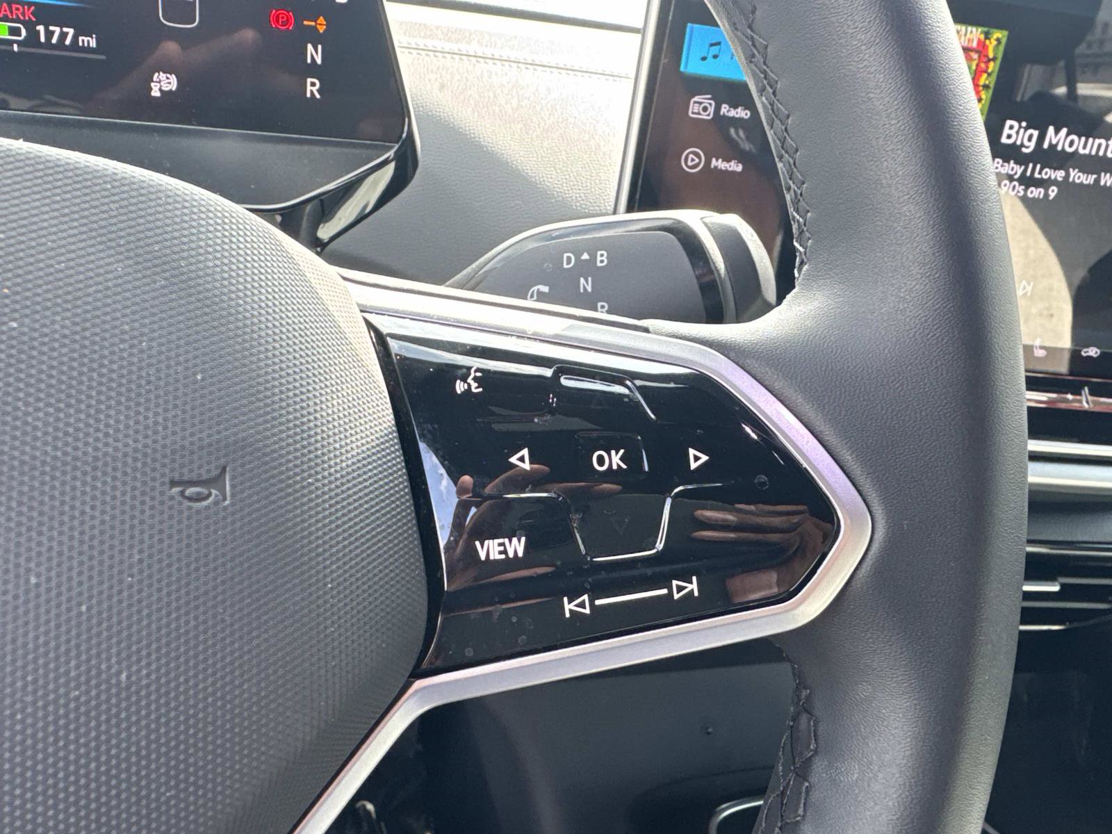 Certified 2025 Volkswagen ID.4 Pro image 17