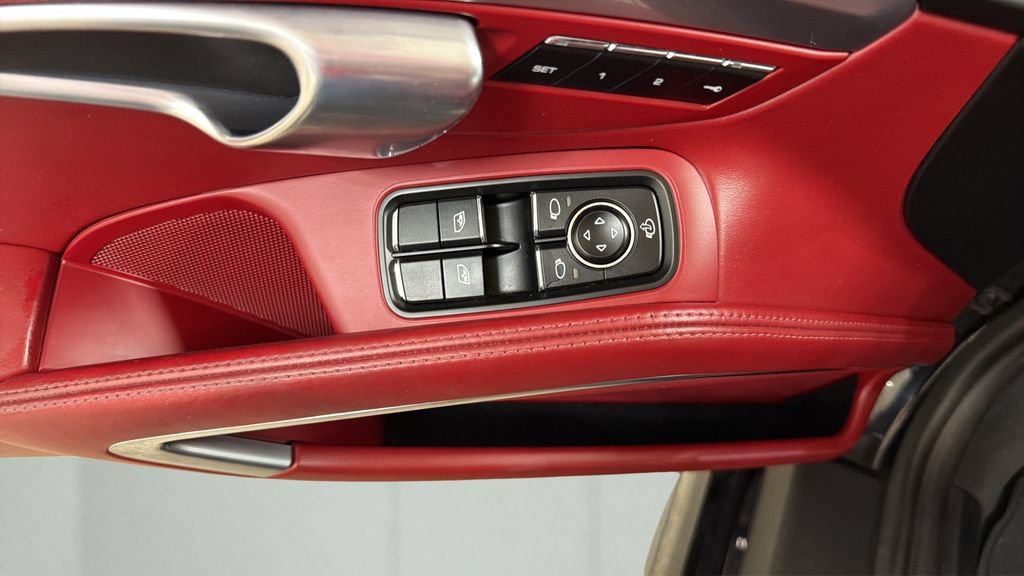 Used 2018 Porsche 718 Cayman GTS RWD image 15