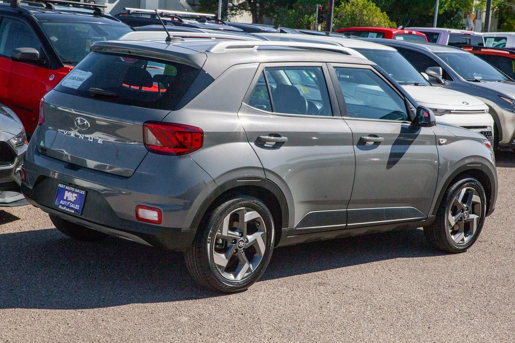 Used 2023 Hyundai Venue SEL image 5