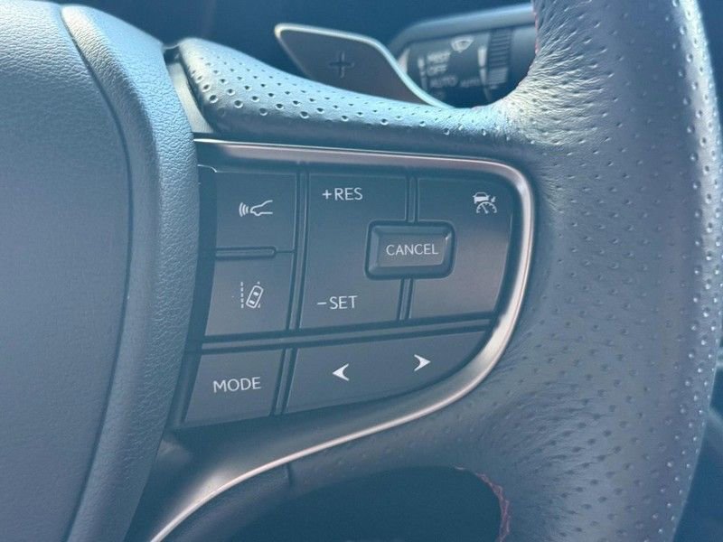 Used 2023 Lexus LS 500 F Sport w/ Accessory Package (Z2) AWD/4WD image 15