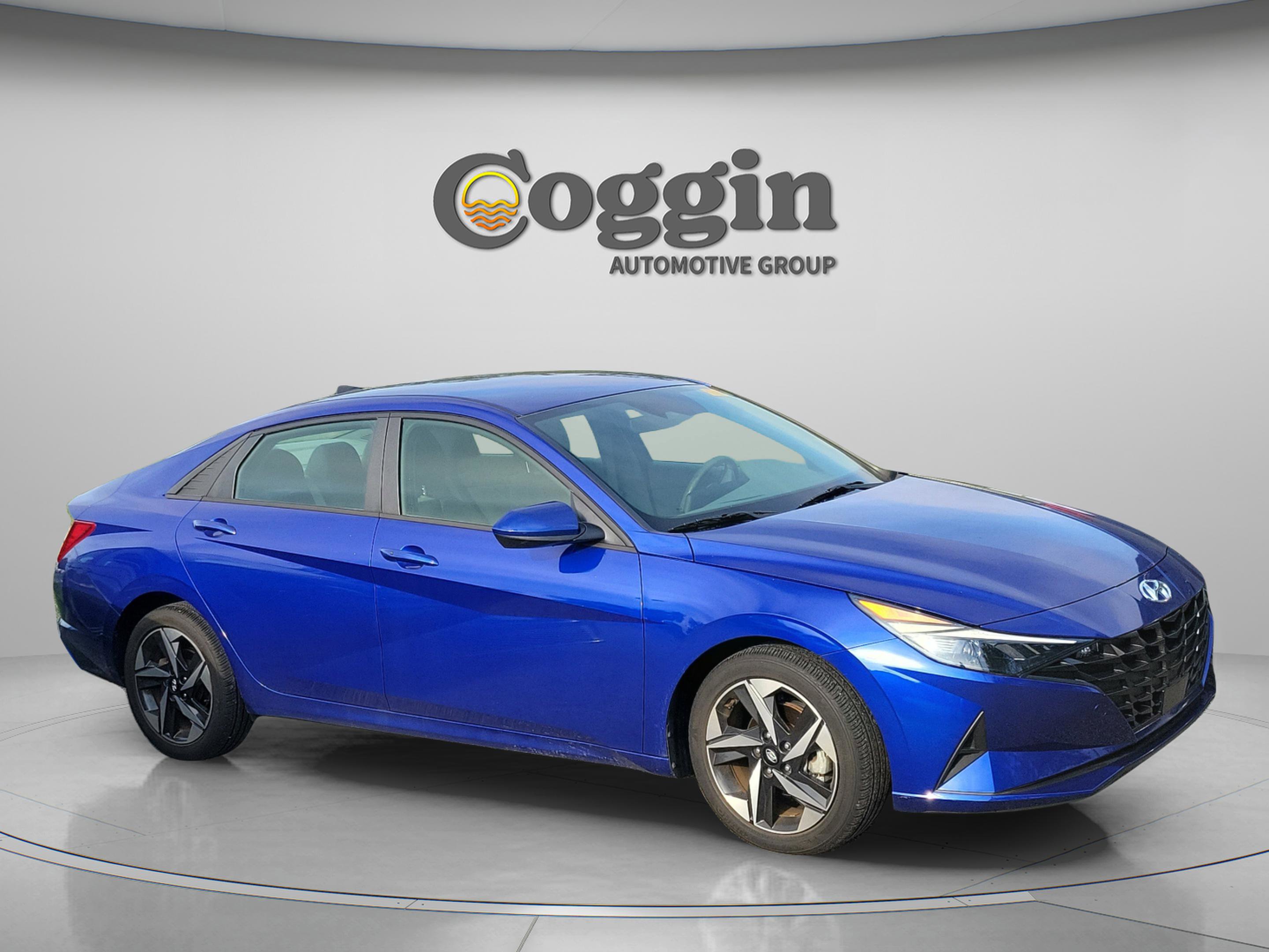 Used 2023 Hyundai Elantra SEL w/ Convenience Package FWD image 5