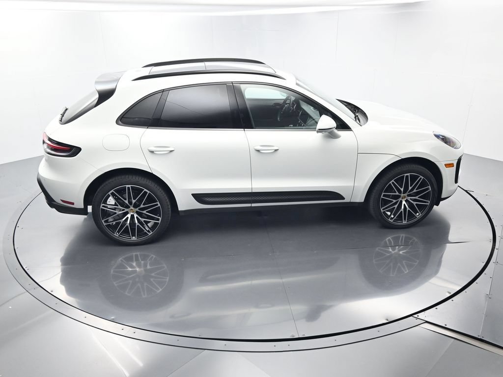 Certified 2026 Porsche Macan AWD/4WD image 40