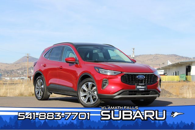 Used 2024 Ford Escape Platinum w/ Premium Technology Package image 1