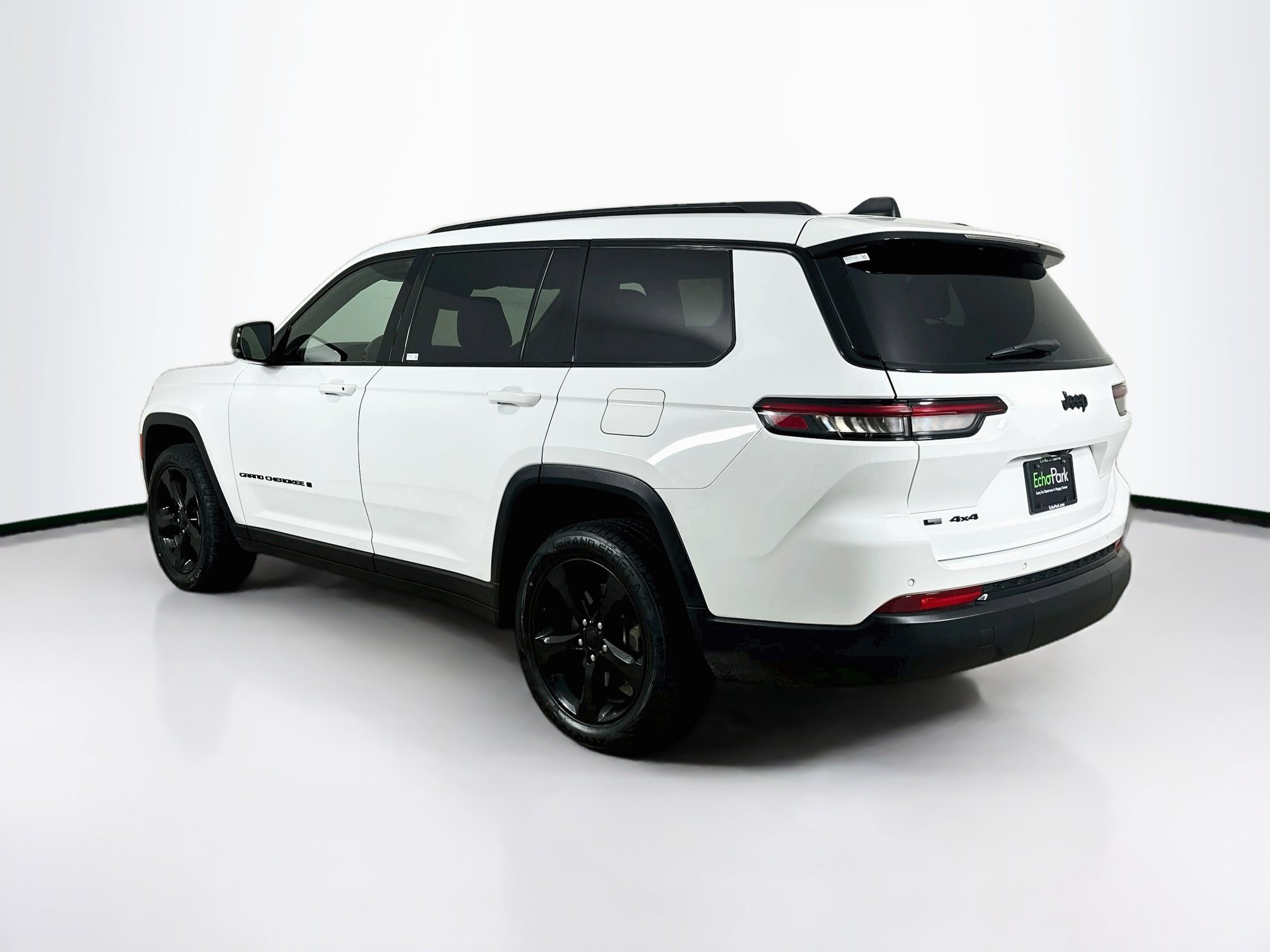 Used 2022 Jeep Grand Cherokee L Laredo AWD/4WD image 5