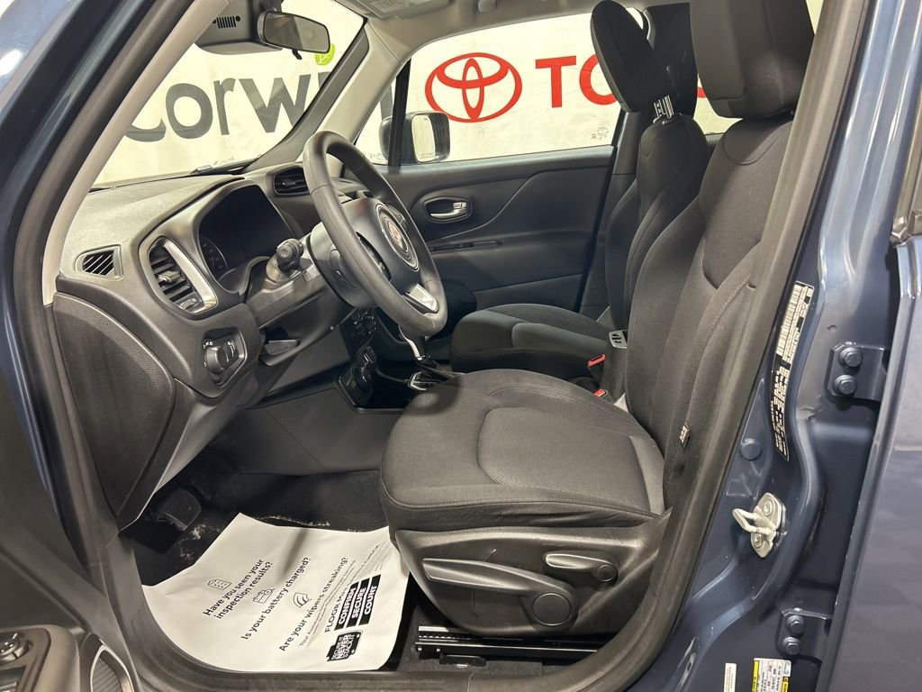 Used 2023 Jeep Renegade Latitude image 21