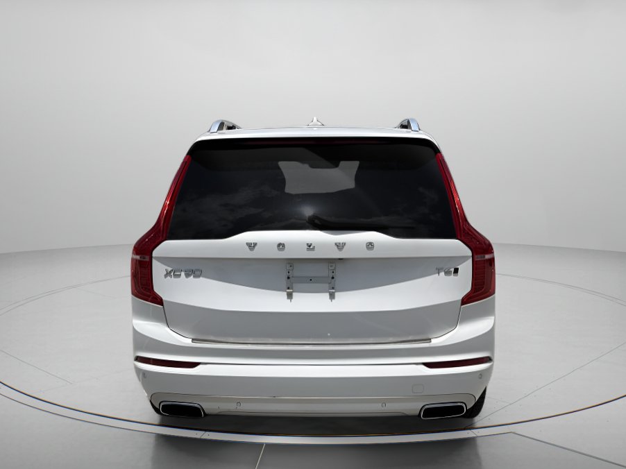 Used 2017 Volvo XC90 T6 Momentum w/ Vision Package AWD/4WD image 4