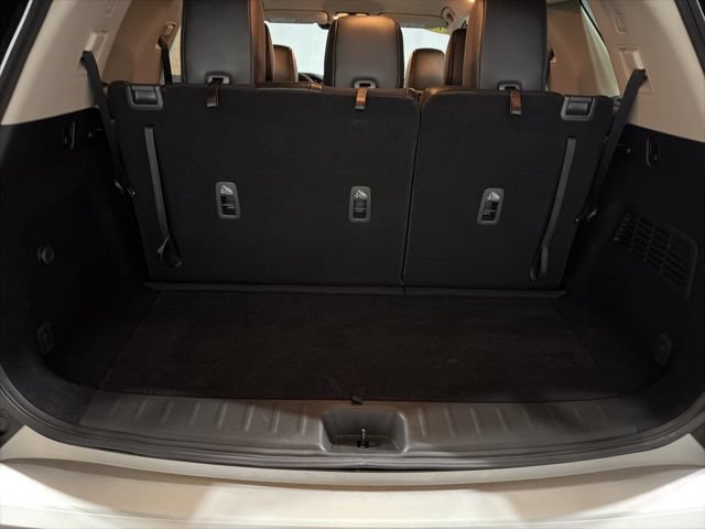 Used 2025 Nissan Pathfinder SL AWD/4WD image 17