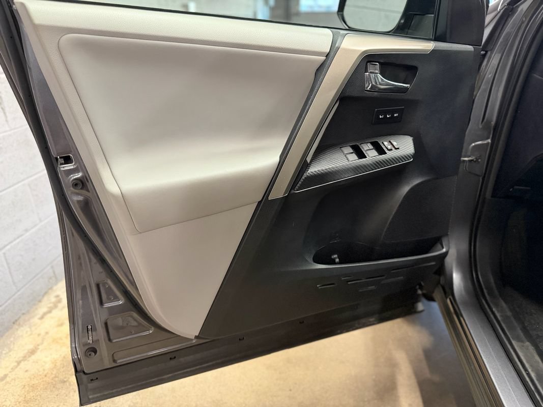 Used 2013 Toyota RAV4 Limited AWD/4WD image 16
