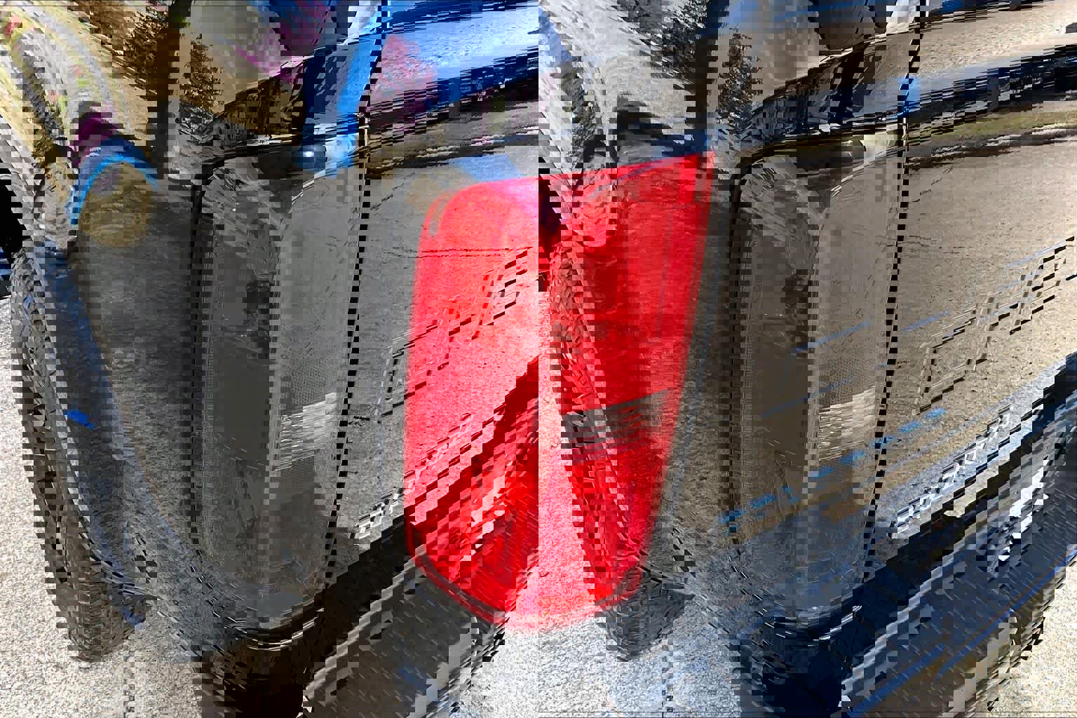 Used 2021 Chevrolet Colorado Z71 w/ Z71 Midnight Edition image 28