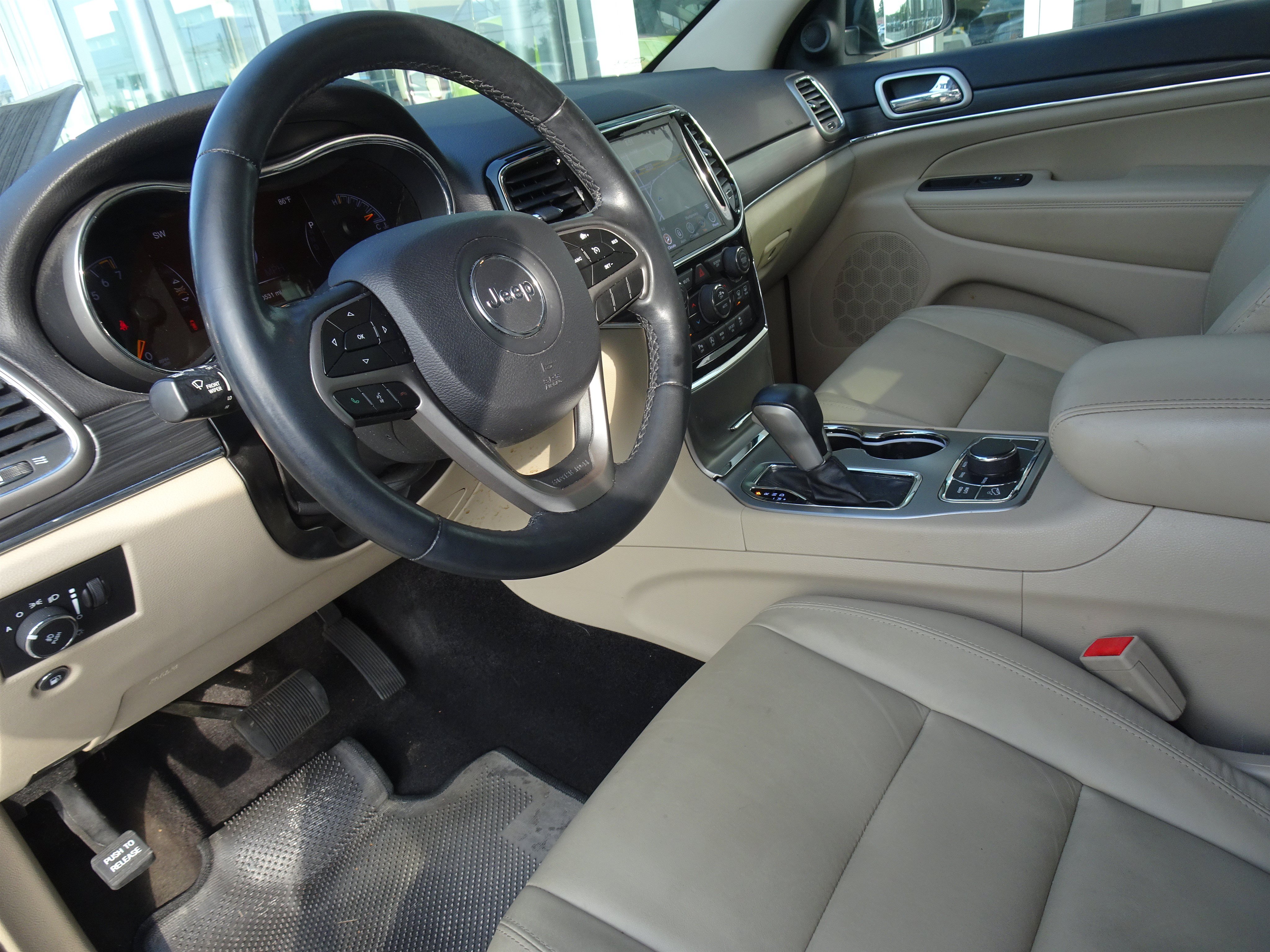 Used 2019 Jeep Grand Cherokee Limited AWD/4WD image 11