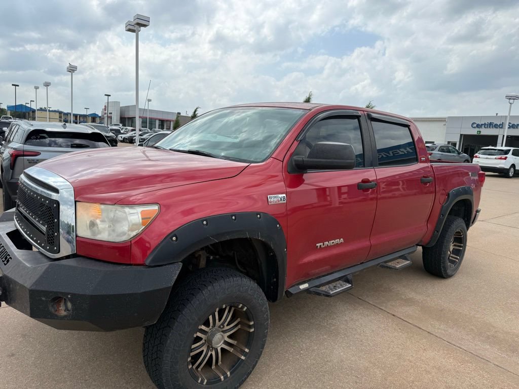 Used 2013 Toyota Tundra 4x4 CrewMax w/ SR5 Pkg image 3