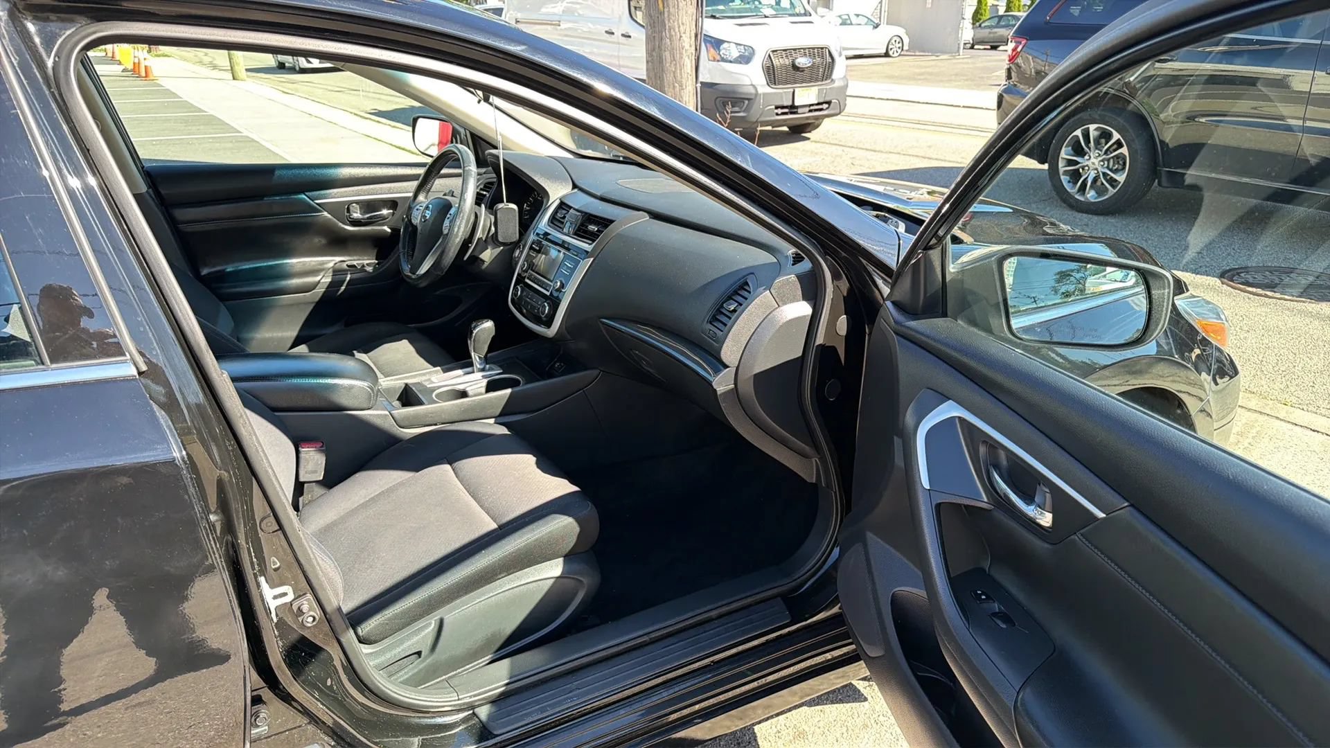 Used 2018 Nissan Altima 2.5 SR FWD image 25