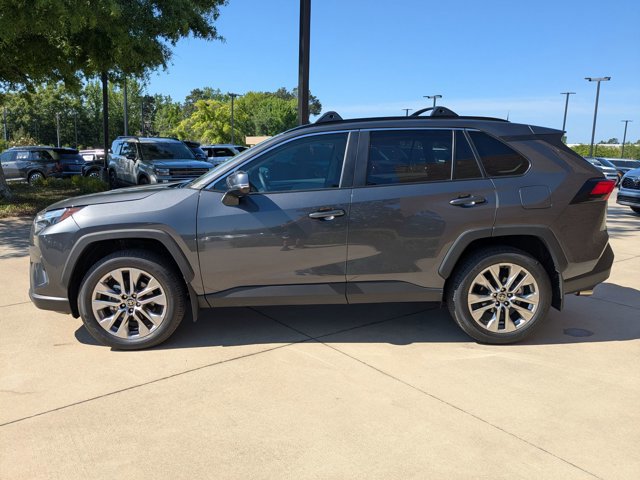 Used 2025 Toyota RAV4 XLE Premium w/ Weather Package FWD image 7