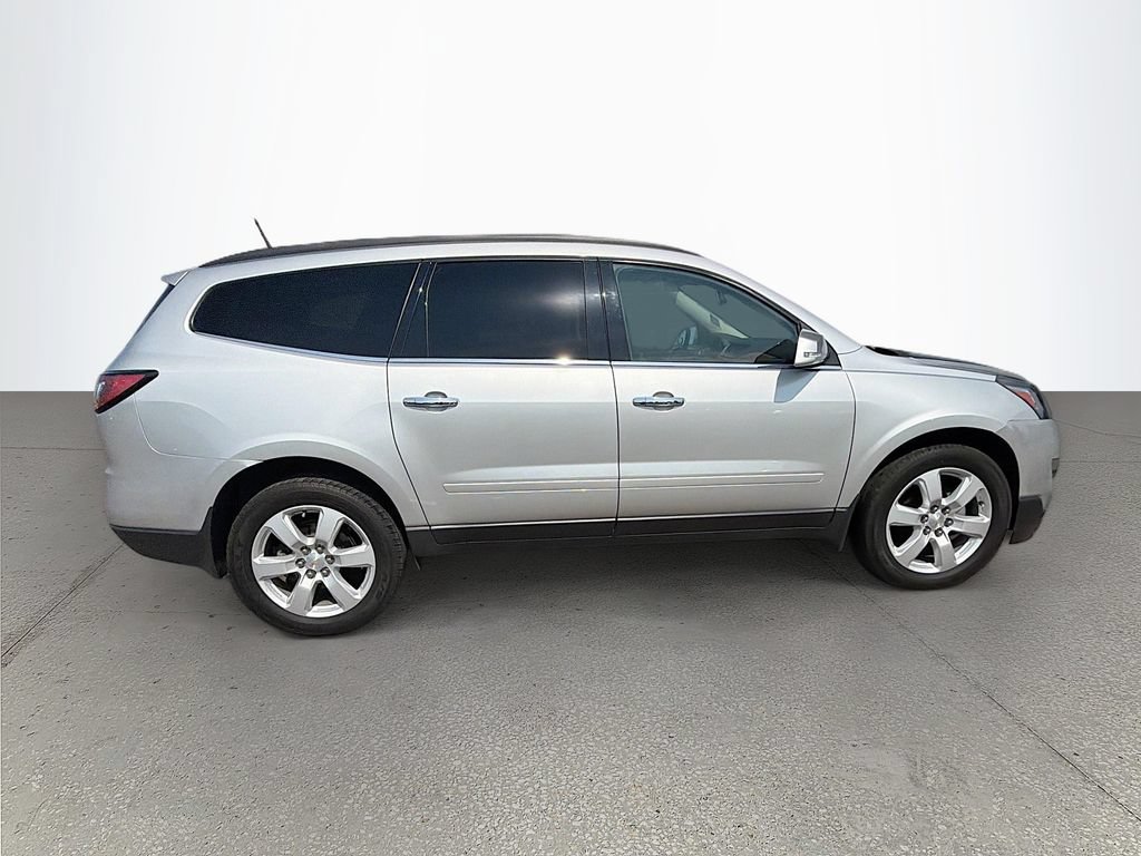 Used 2017 Chevrolet Traverse LT w/ Style and Technology Package FWD image 7