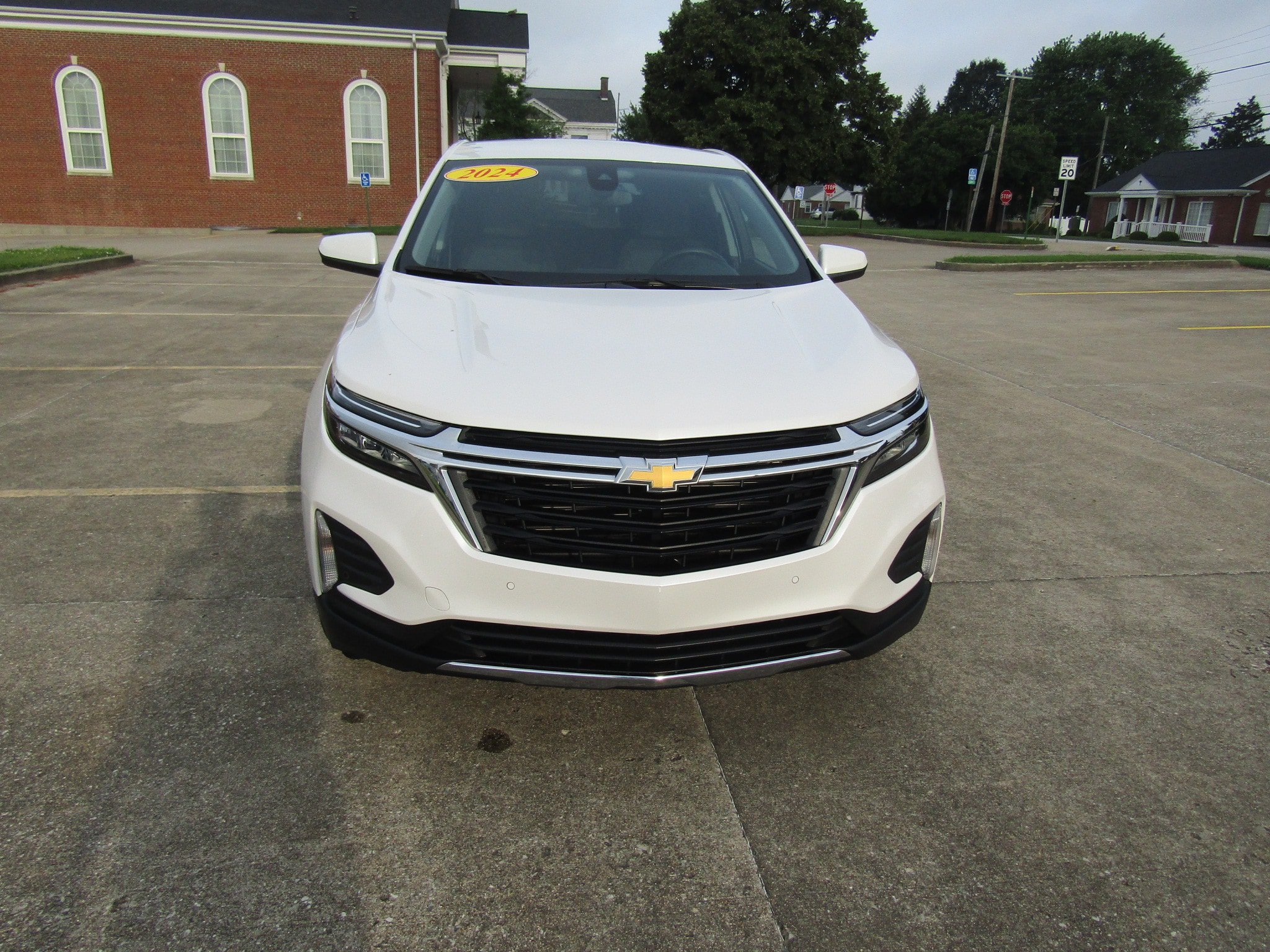 Used 2024 Chevrolet Equinox LT AWD/4WD image 8