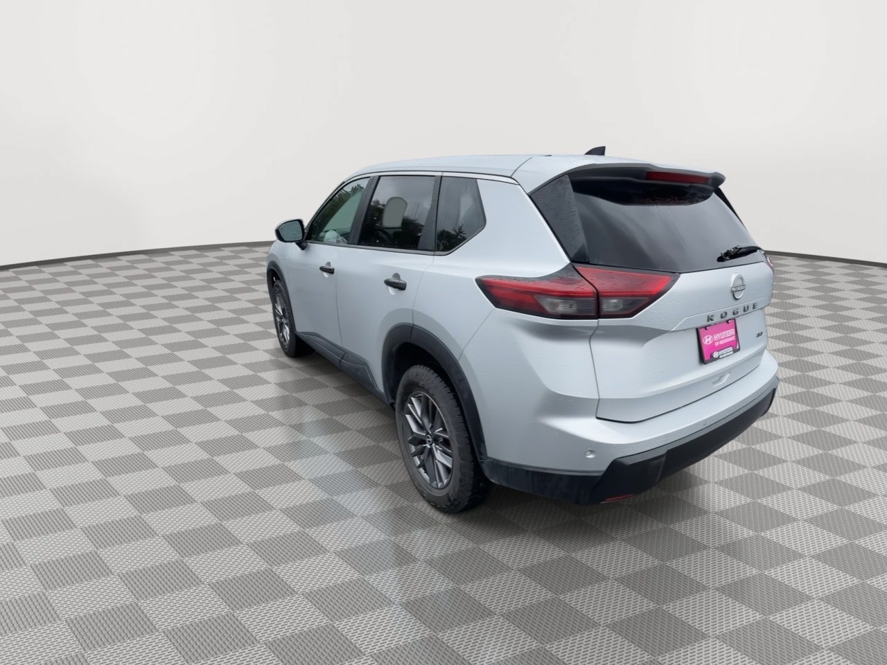 Used 2024 Nissan Rogue S AWD/4WD image 6