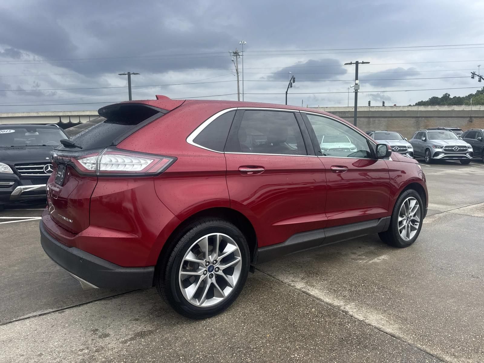 Used 2017 Ford Edge Titanium w/ Equipment Group 301A FWD image 6