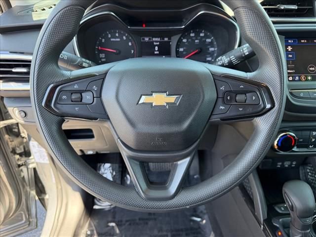 Used 2022 Chevrolet TrailBlazer LT w/ LPO, Blackout Package FWD image 15