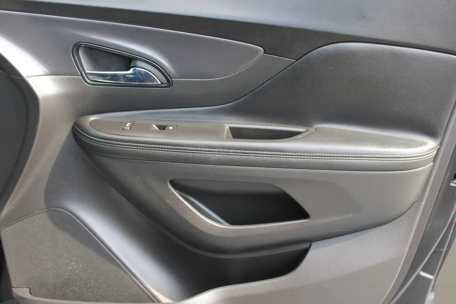 Used 2019 Buick Encore Preferred FWD image 19