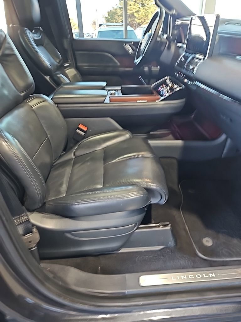 Used 2023 Lincoln Navigator Reserve AWD/4WD image 14