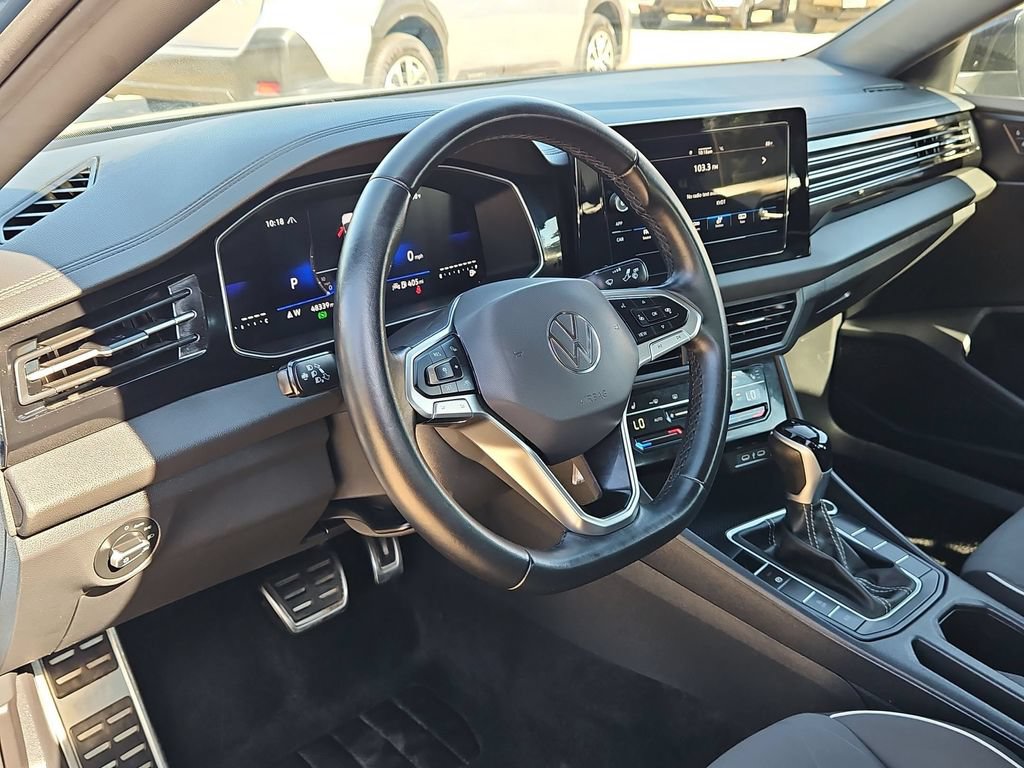 Used 2025 Volkswagen Jetta Sport FWD image 15