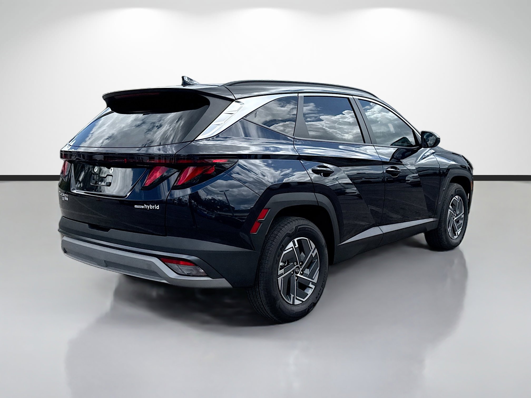 Used 2025 Hyundai Tucson Blue AWD/4WD image 3