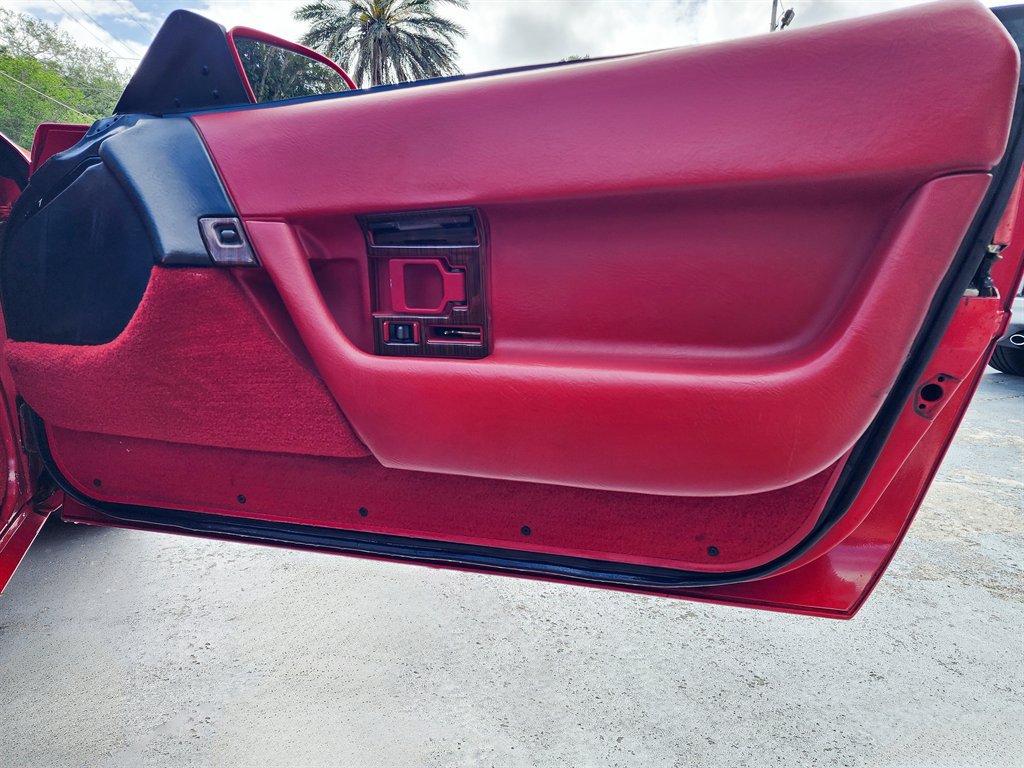 Used 1990 Chevrolet Corvette Convertible RWD image 26