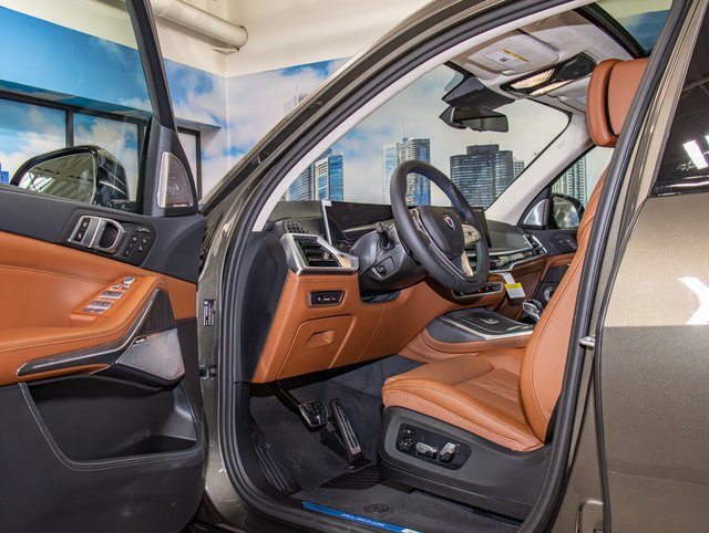 New 2026 BMW ALPINA XB7 AWD/4WD image 13
