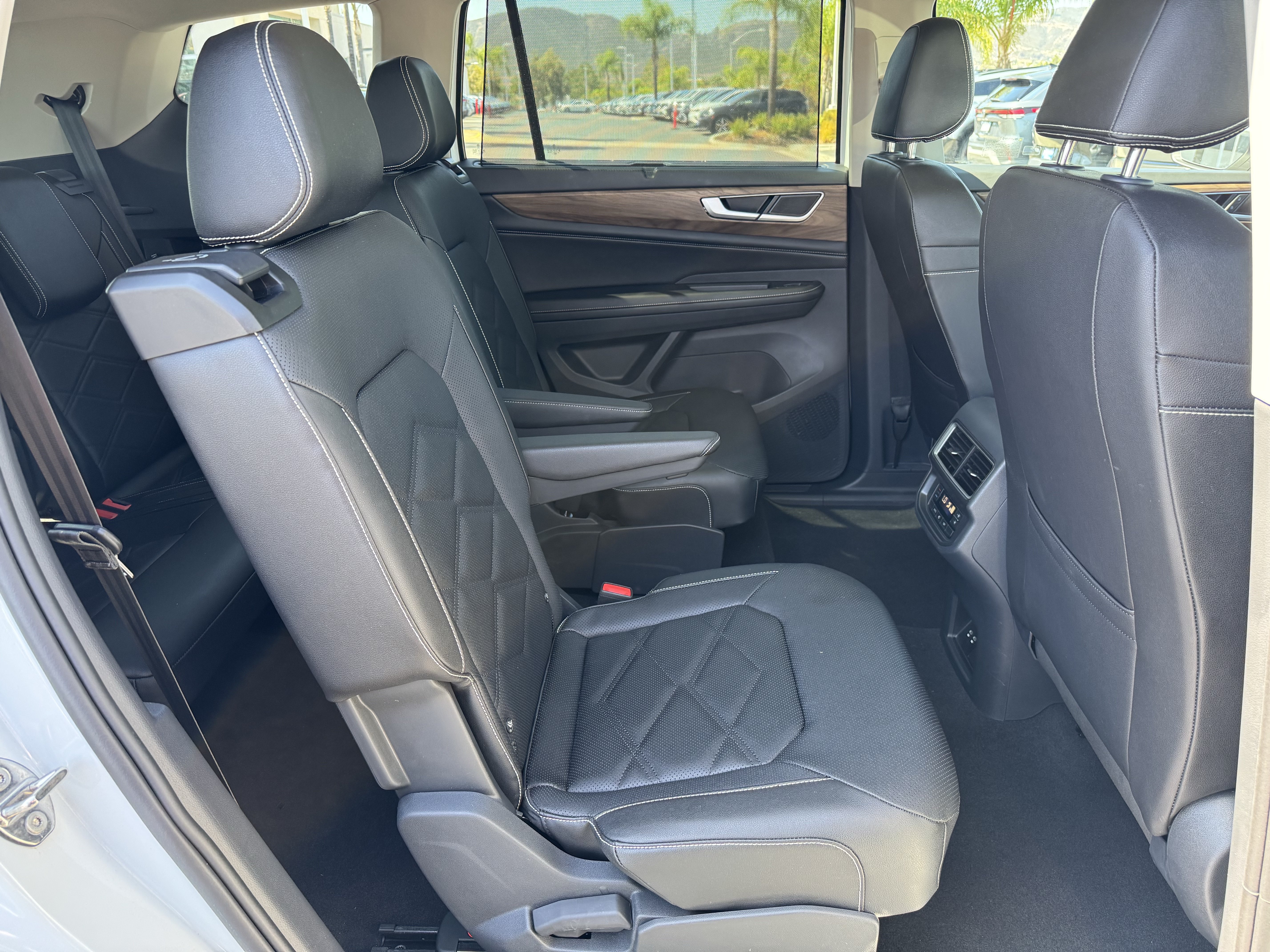 Used 2026 Volkswagen Atlas SE FWD image 34