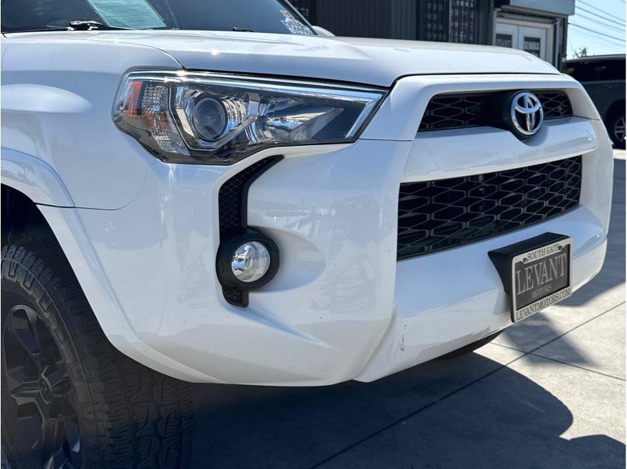 Used 2017 Toyota 4Runner SR5 Premium AWD/4WD image 9