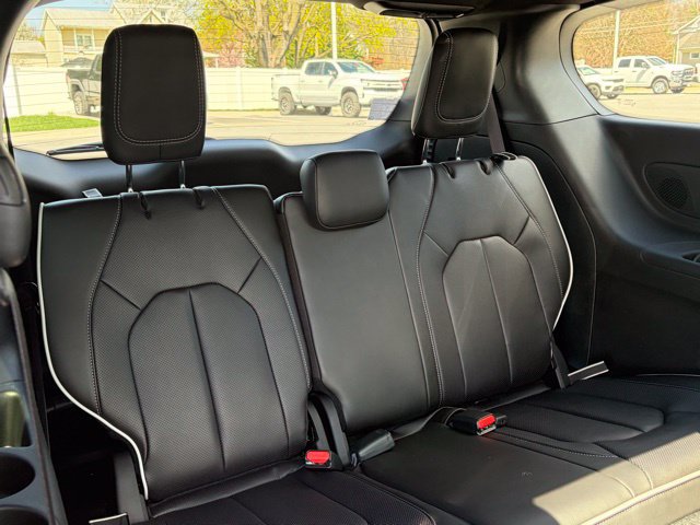 New 2026 Chrysler Pacifica Limited FWD image 33