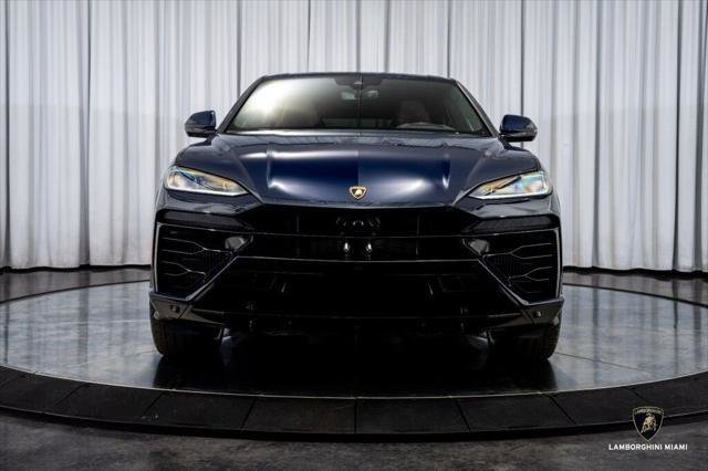 Used 2025 Lamborghini Urus SE AWD/4WD image 3