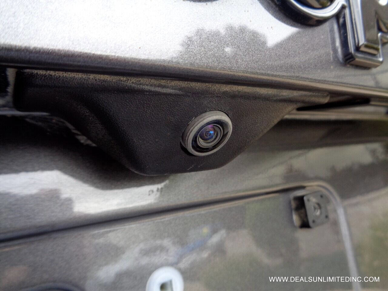 Used 2017 Jeep Renegade Altitude image 16