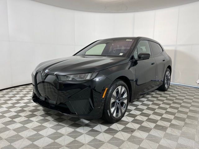 New 2026 BMW iX xDrive60 w/ Executive Package image 3
