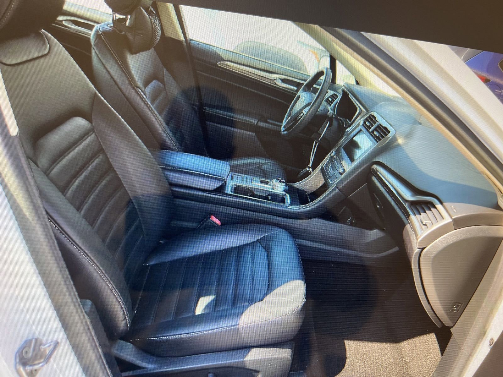 Used 2018 Ford Fusion SE w/ Equipment Group 602A FWD image 11