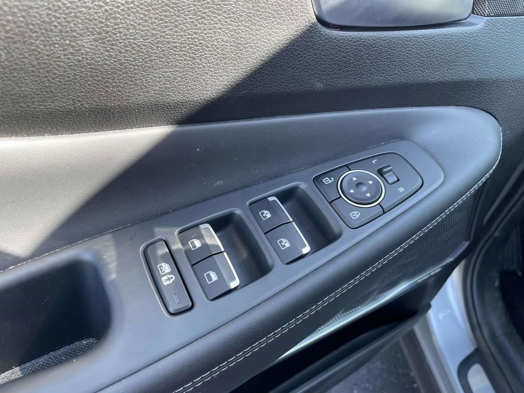 Used 2023 Hyundai Santa Fe SEL Premium image 15