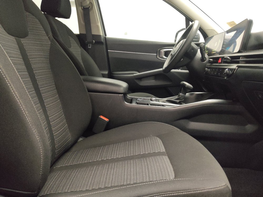 Used 2024 Kia Sorento LX FWD image 21