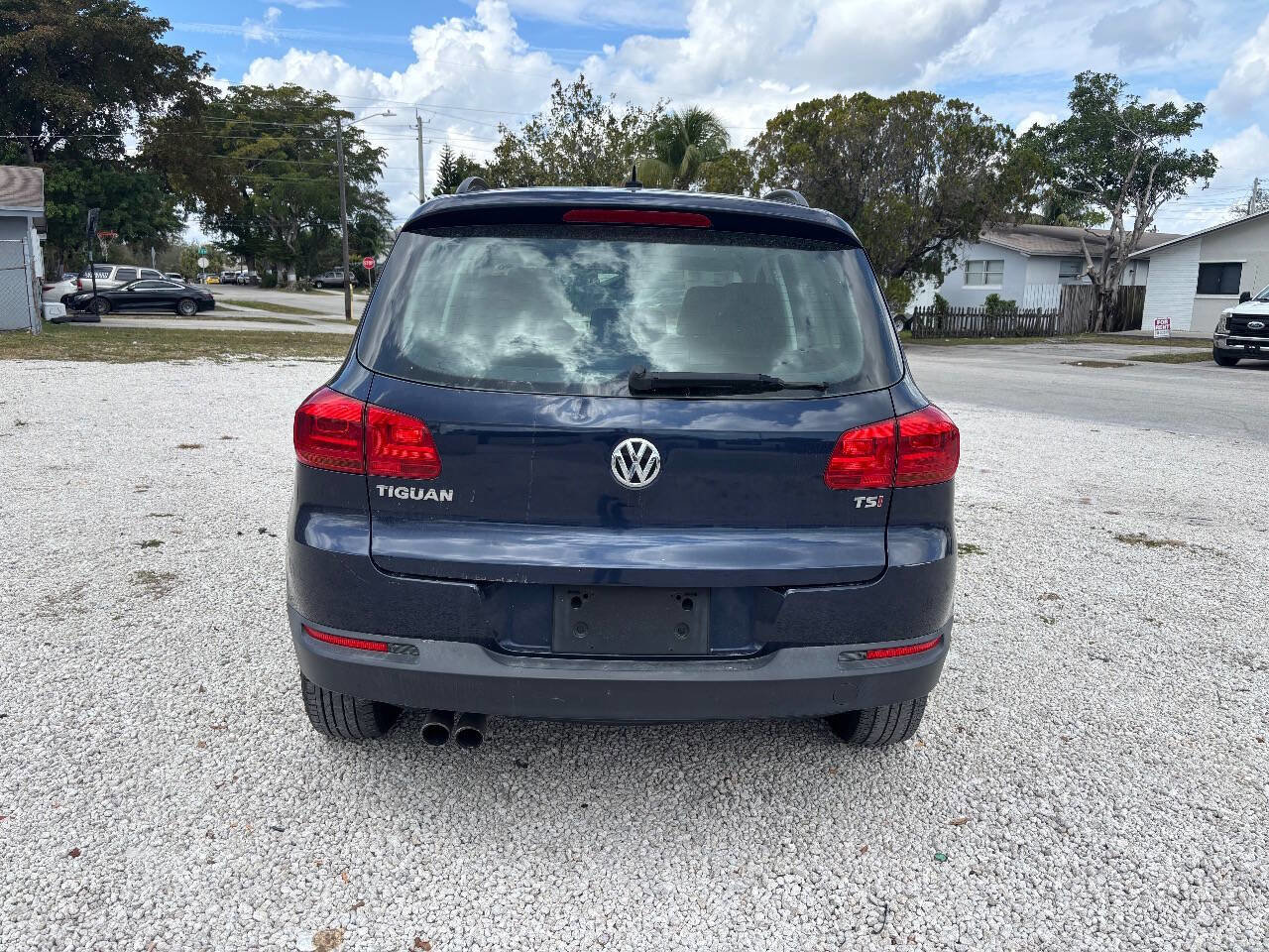 Used 2016 Volkswagen Tiguan S image 6