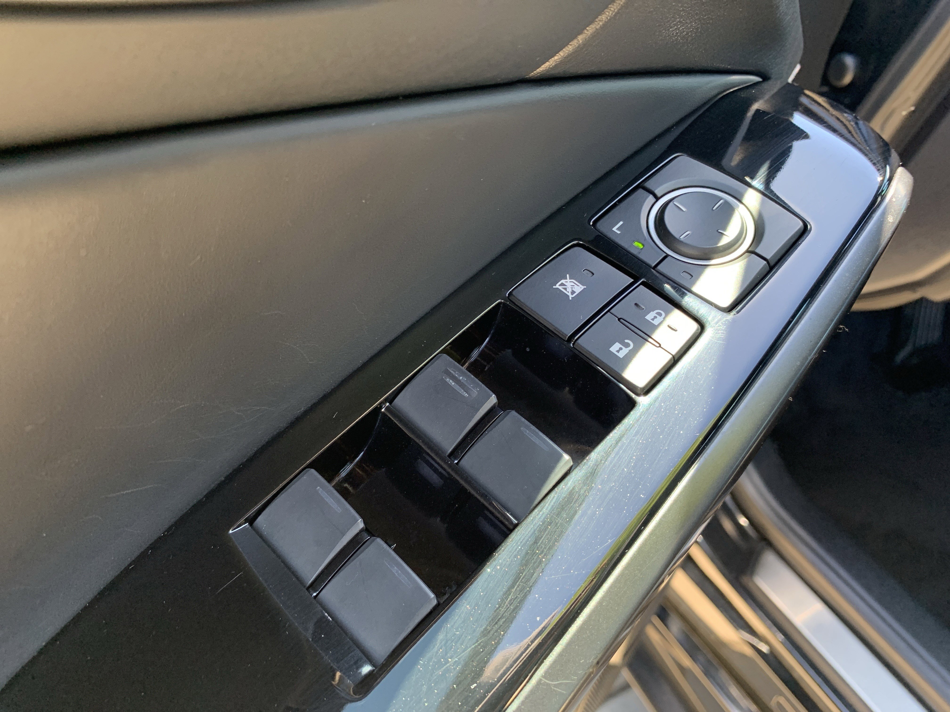 Used 2023 Lexus IS 300 w/ Comfort Package RWD image 15