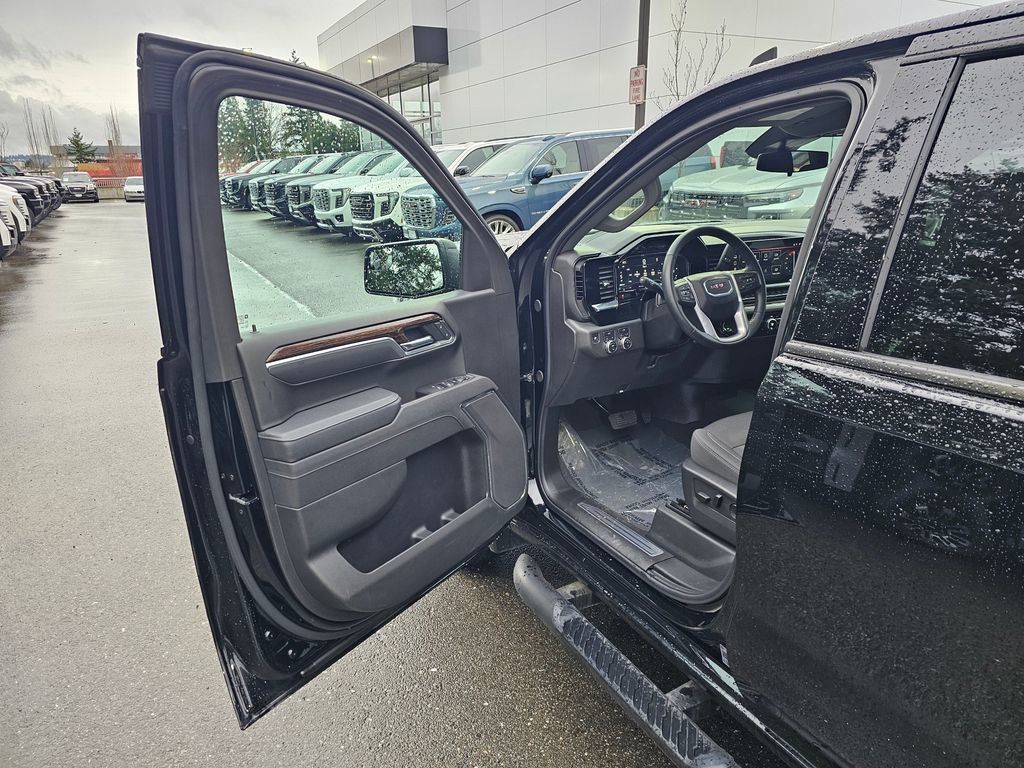 Used 2025 GMC Sierra 1500 Elevation image 53