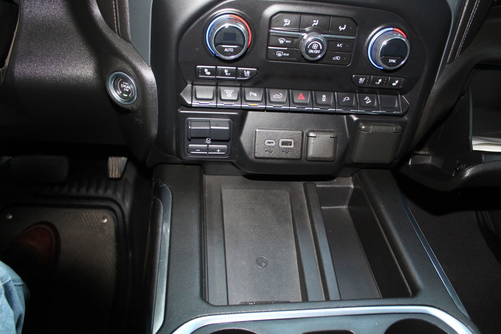 Used 2023 Chevrolet Silverado 2500 LTZ w/ LTZ Plus Package image 28