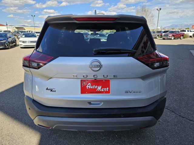 Used 2022 Nissan Rogue SV AWD/4WD image 4