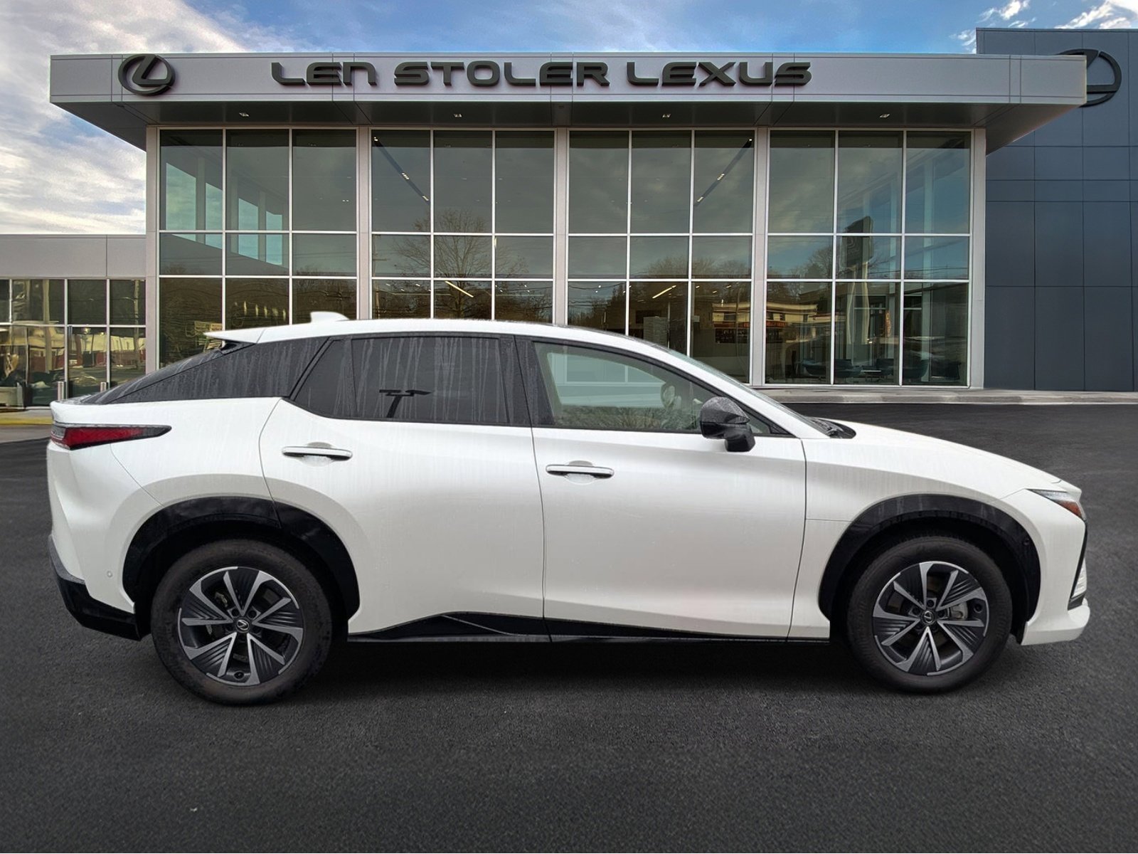Certified 2023 Lexus RZ 450e Premium w/ Technology Package image 2